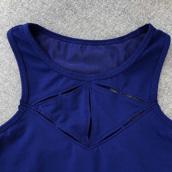 Like new! - FABLETICS Crop Top/Sports Bra - Picture 2 of 4
